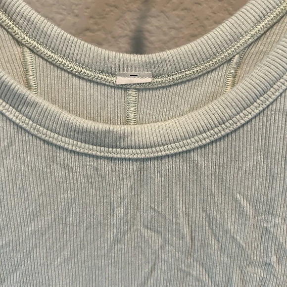 Lululemon women’s ribbed crew neck tank top size small - Picture 2 of 6